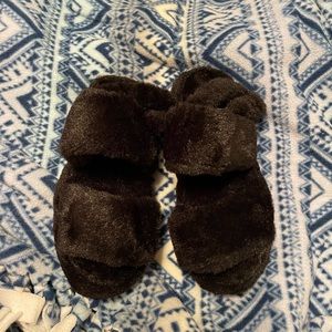 Rue 21 Black Fuzzy Criss Cross Slippers Size 8 NWT